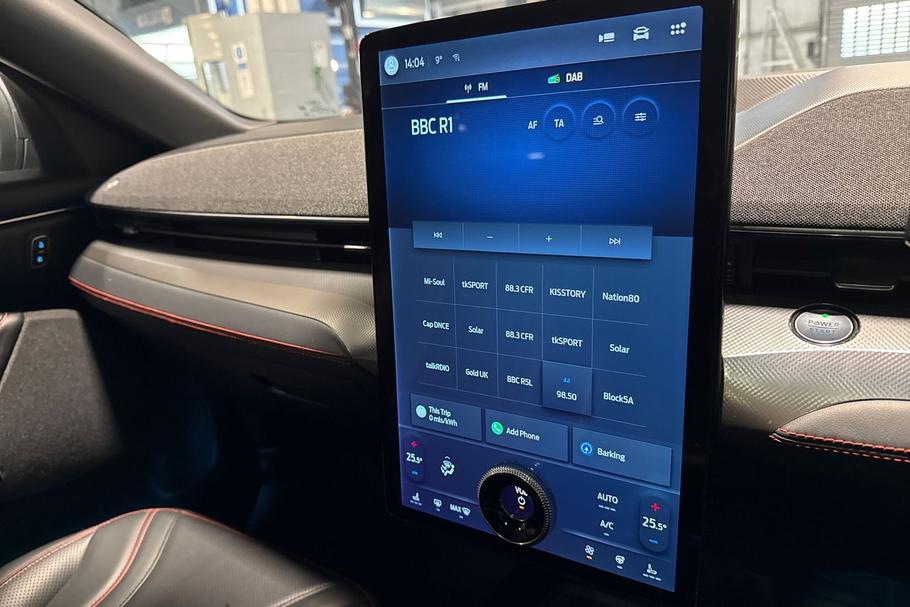 Used Ford MUSTANG MACH-E 44