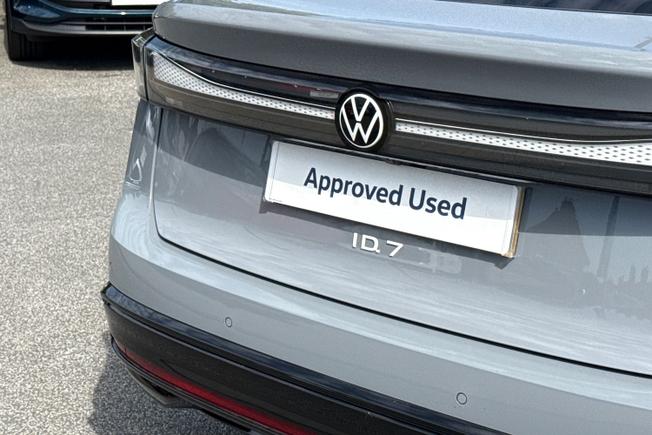 VOLKSWAGEN Id.7 Photo 21