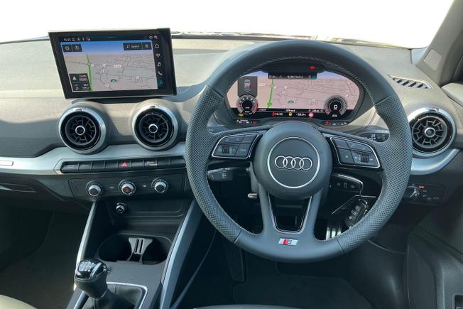 AUDI Q2 Photo 11