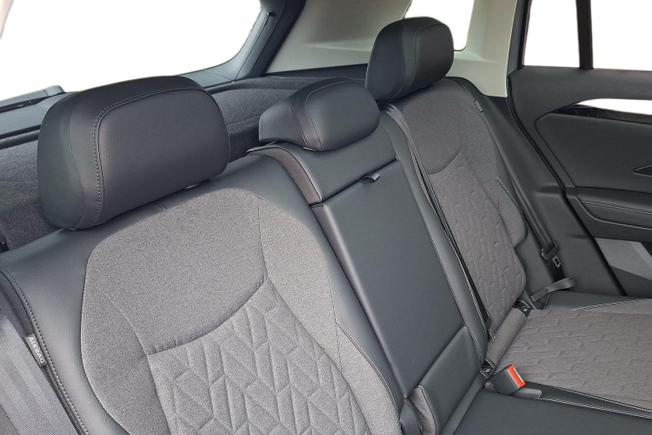 VOLKSWAGEN Tiguan Photo 9