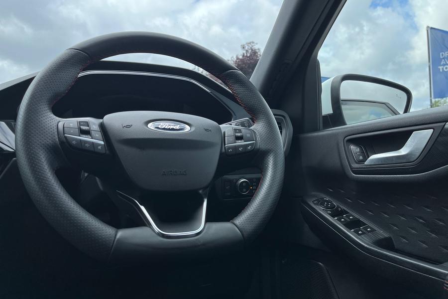 Ford Kuga Photo autoimg-a51294d684986e05cc8f0e594bd594443fec7c5d.jpg