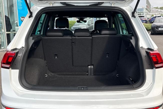 VOLKSWAGEN TIGUAN Photo 12