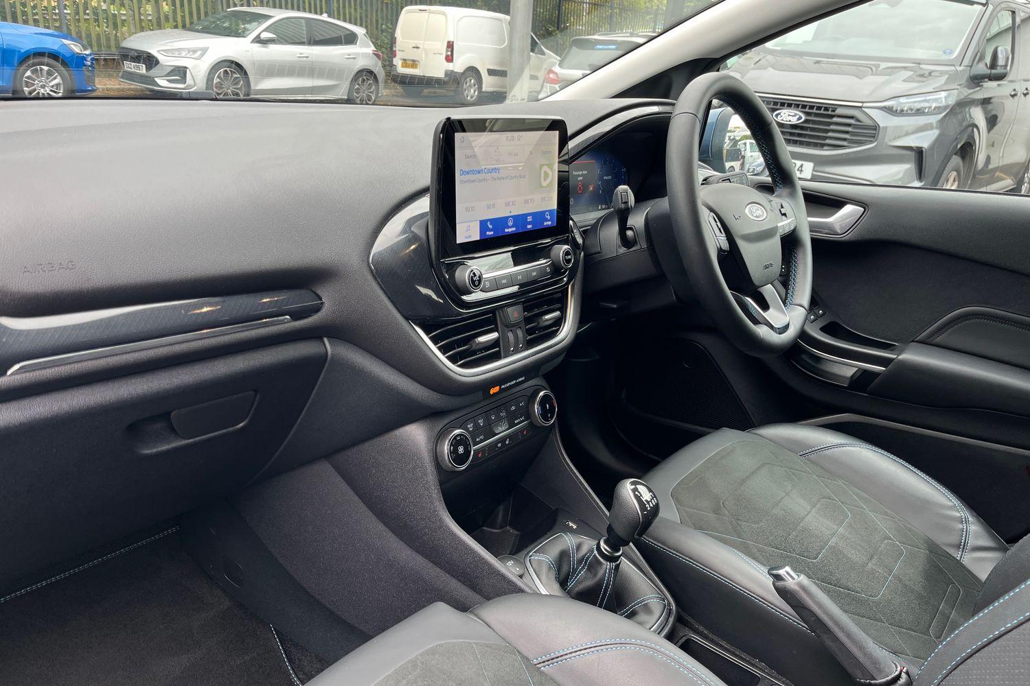 Ford FIESTA Photo 17