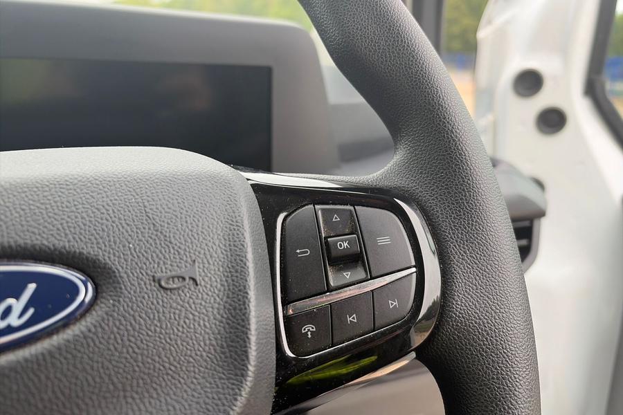 Ford TRANSIT CUSTOM Photo autoimg-a5239c3f1e97576b8f9a948d2fdd5c278a659c7f.jpg