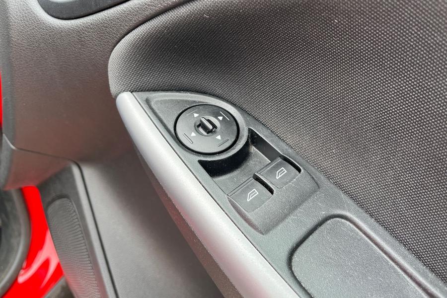 Ford FOCUS Photo autoimg-a5249fe147f7385ba3949428abff23a4b76a9571.jpg