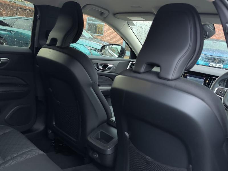 Used Volvo V60 FP23AOF 36