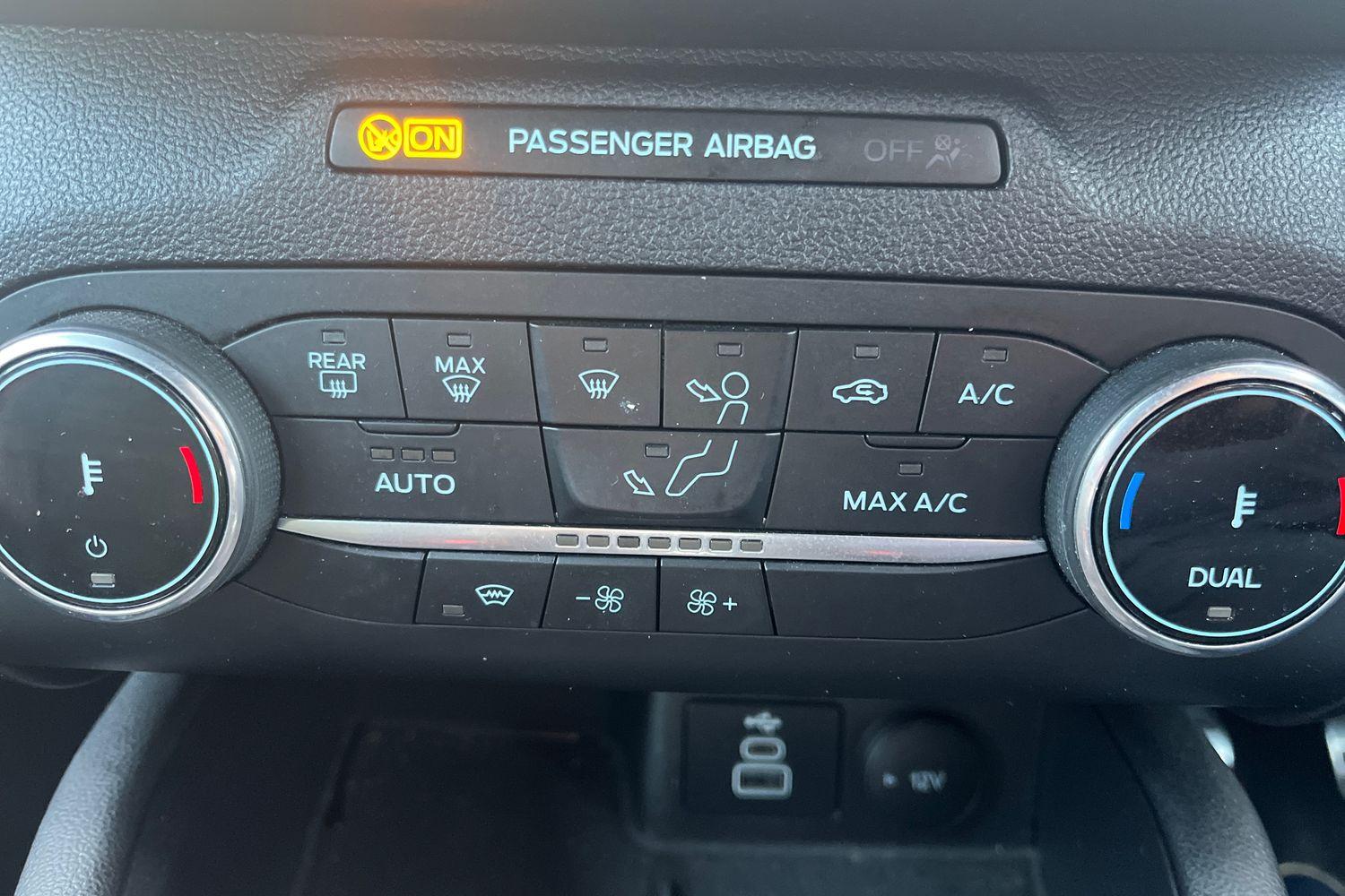 Ford KUGA Photo 32