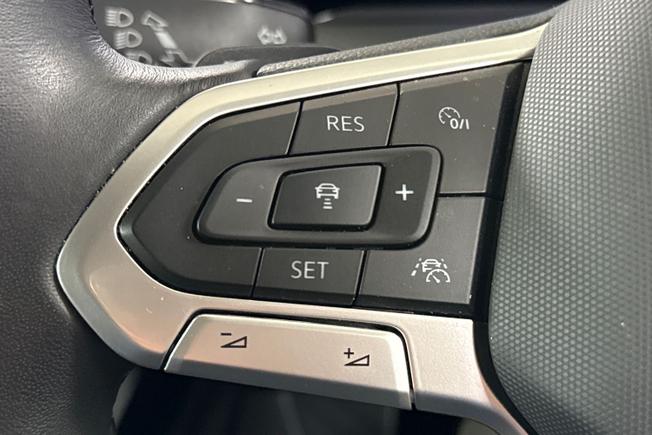 VOLKSWAGEN Golf Photo 16