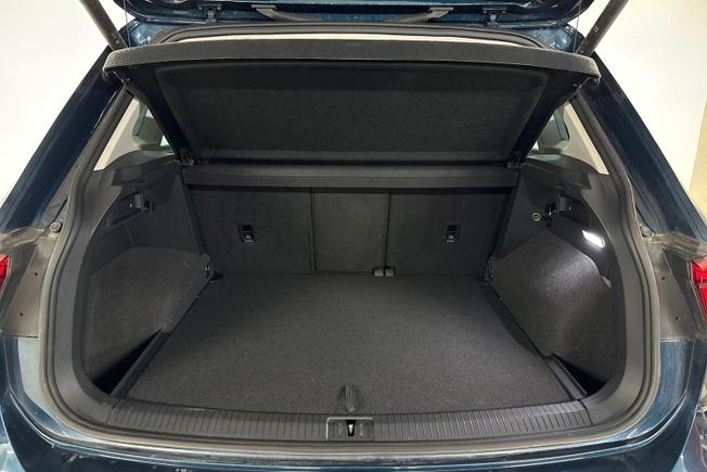 VOLKSWAGEN Tiguan Photo 12