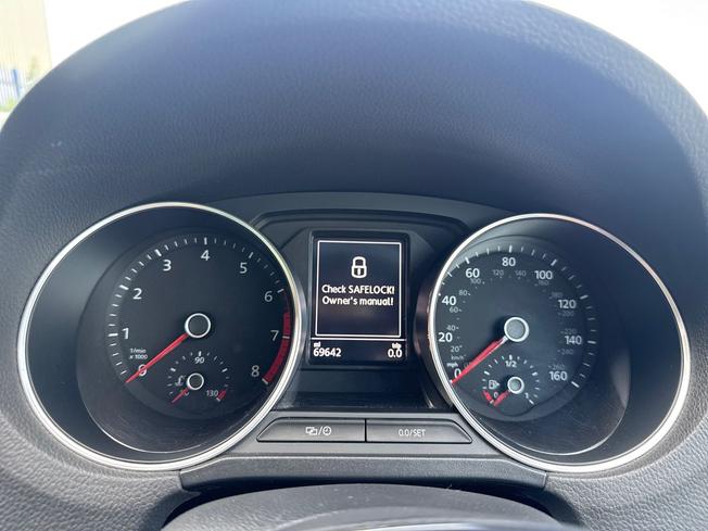 VOLKSWAGEN Polo Photo 15