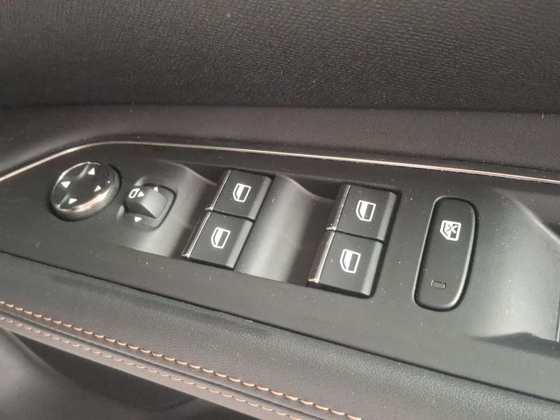 Used Peugeot 3008 NV22SOJ 36