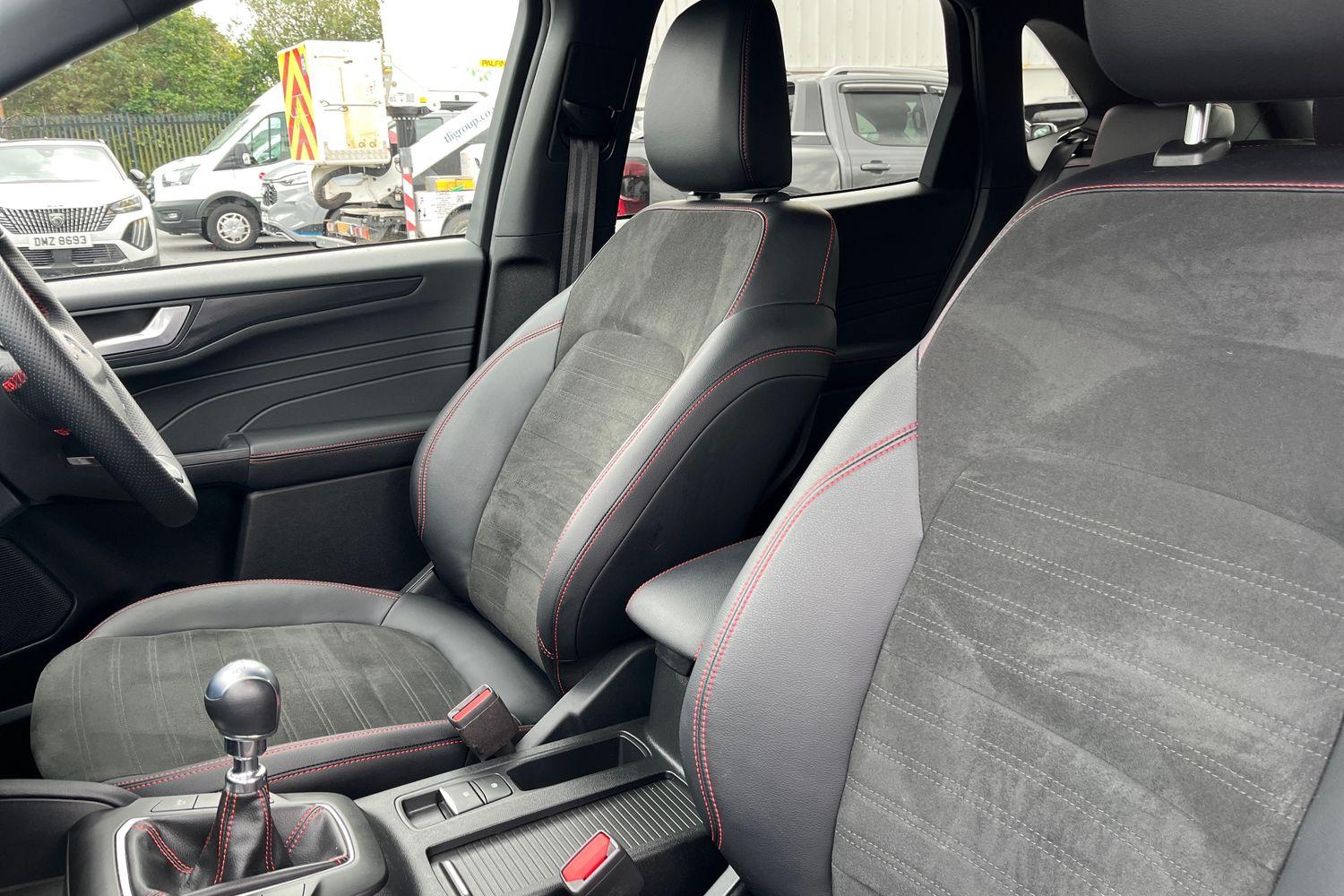 Ford KUGA Photo 18