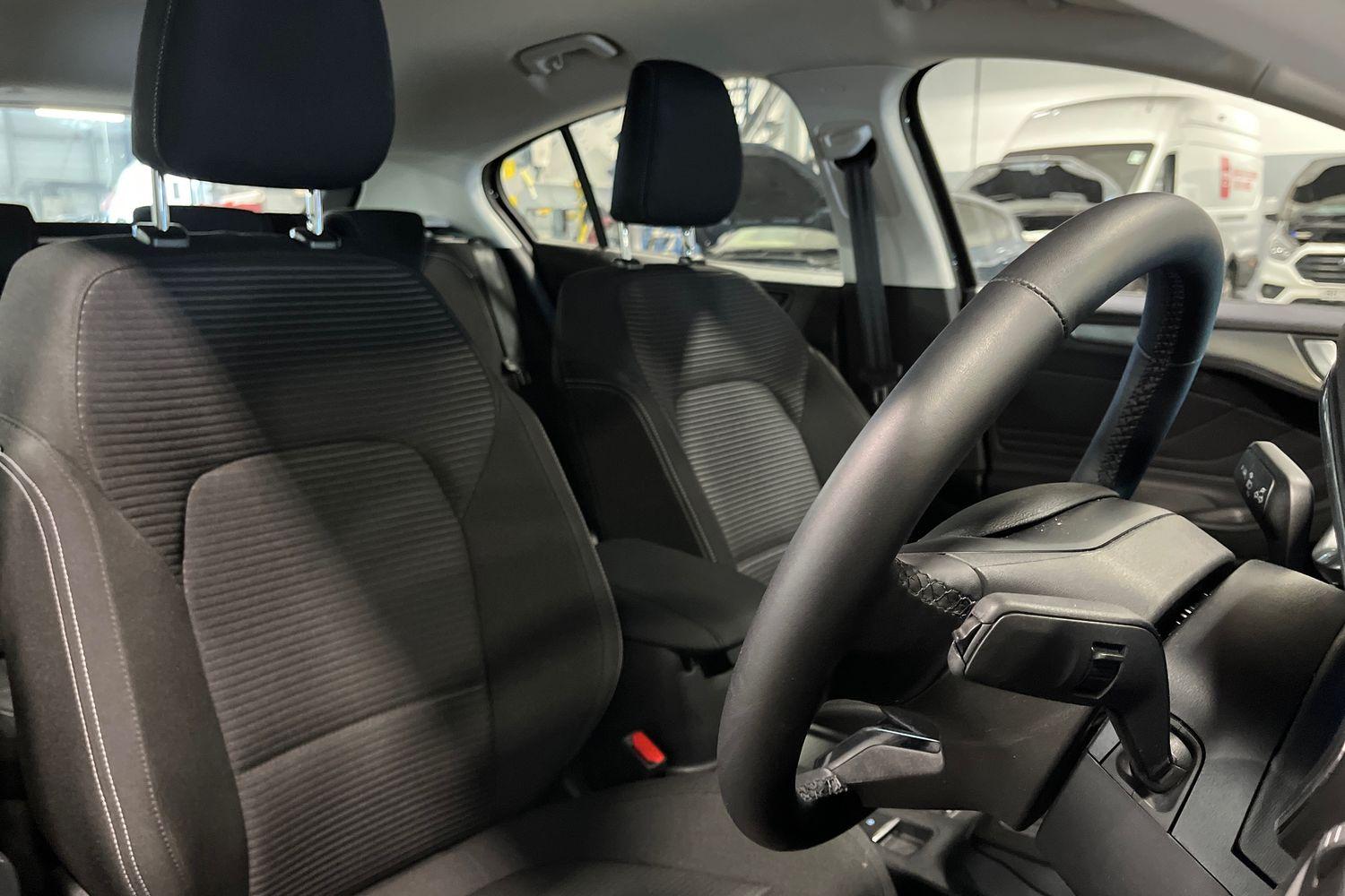 Ford Focus Photo 16