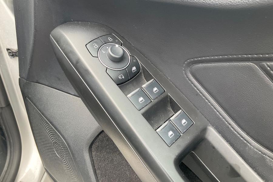 Ford Focus Photo autoimg-a542726401e089a1082f5ccddd8fb0dcda42a1e6.jpg