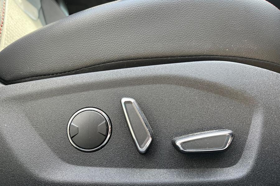 Ford MONDEO Photo autoimg-a546697da3c38275c9f8567040546ead211f89d1.jpg