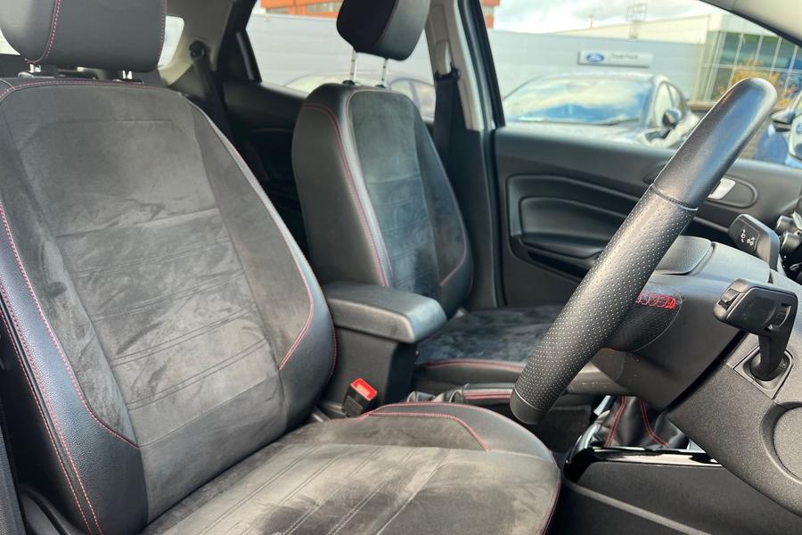 Ford ECOSPORT Photo autoimg-a547d797d65bbe505021615480ab29edebf269d5.jpg