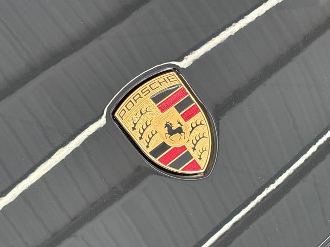 PORSCHE Taycan Photo 46