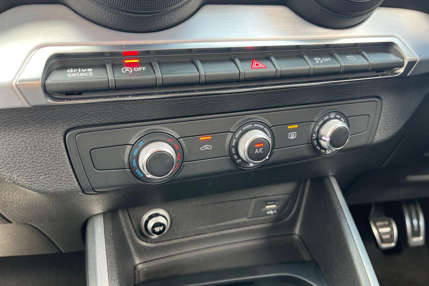 Audi Q2 Photo 32