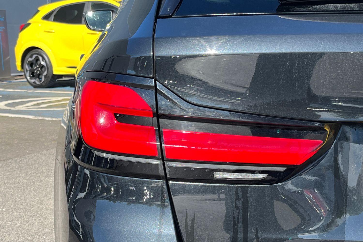 BMW 5 SERIES Photo 24