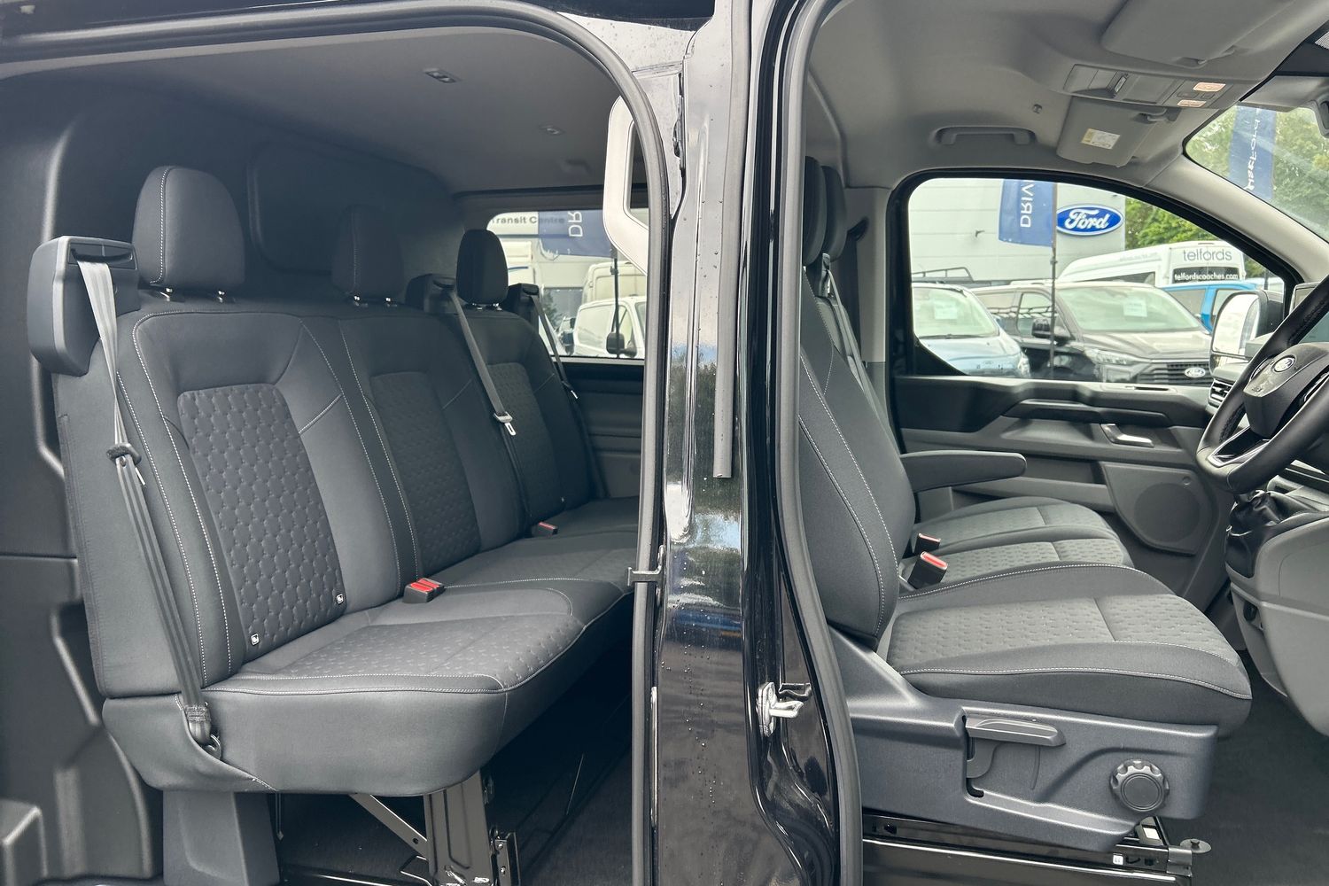Ford TRANSIT CUSTOM Photo 30