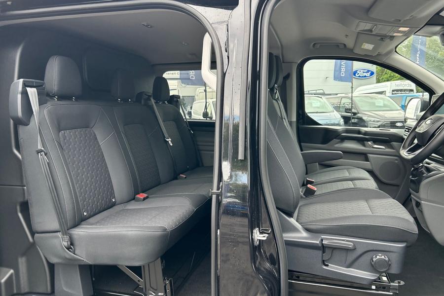 Ford TRANSIT CUSTOM Photo autoimg-a54e7548599fb404f3702791bd9379a9142047f0.jpg