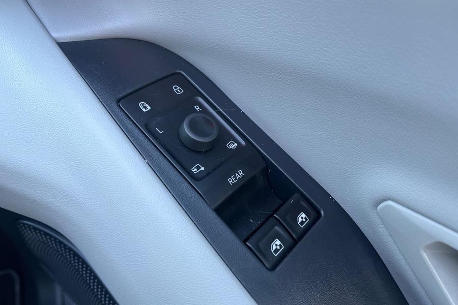 Ford Explorer Photo autoimg-a54fba6d507d561d213a9e5a0b0dc56f5a15c8ff.jpg