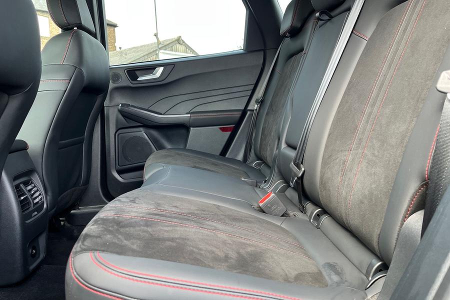 Ford Kuga Photo autoimg-a55037aa0930dfe3771ddfc02c0f164d6951e7bf.jpg