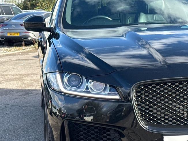 JAGUAR F-Pace Photo 19