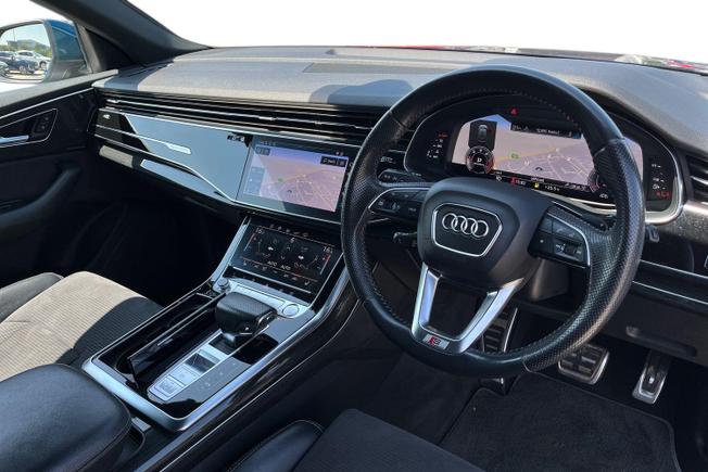 AUDI Q8 Photo 6