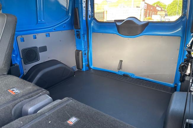 VOLKSWAGEN Transporter Photo 49