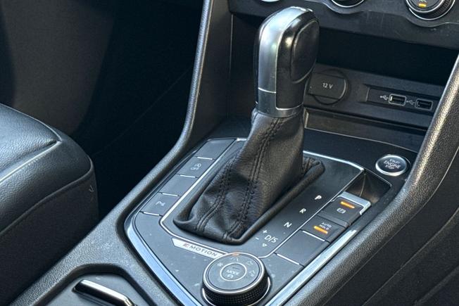VOLKSWAGEN Tiguan Photo 39