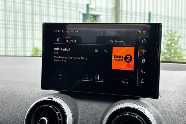AUDI Q2 Photo 13
