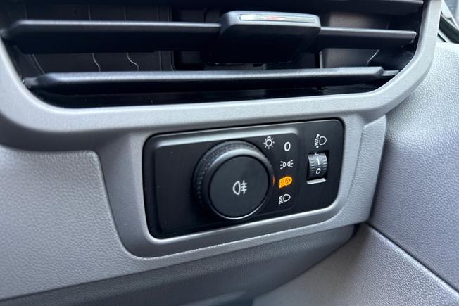 VOLKSWAGEN Transporter Photo 26
