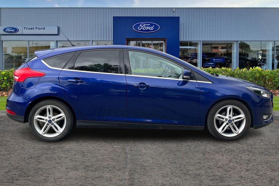 Ford FOCUS Photo autoimg-a565935fc2a5f336e72b2633b8fd09fc1614061c.jpg