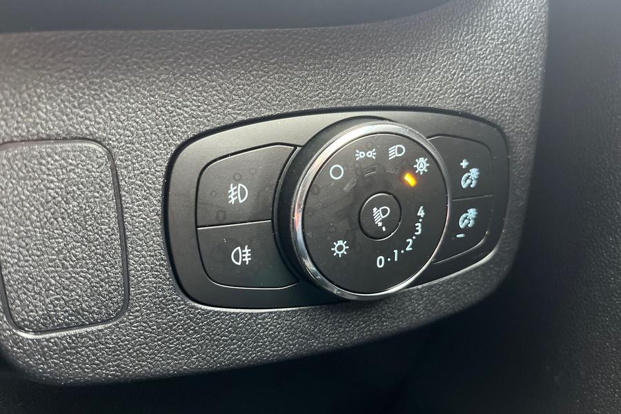 Ford PUMA Photo autoimg-a577a1055f8bd76d75028963a5b8c38d409ca780.jpg