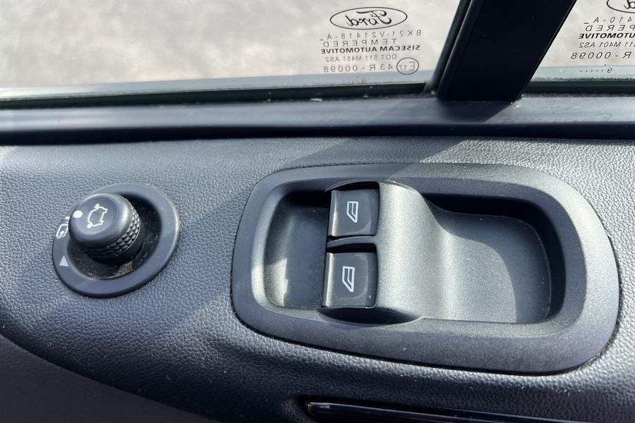 Ford TRANSIT CUSTOM Photo autoimg-a57bbbec47254b93d486347a760f071c727c6d63.jpg