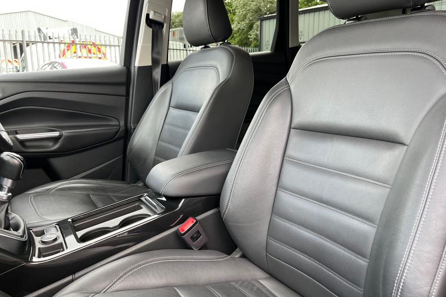 Ford KUGA Photo autoimg-a5831a9822bd9d10453ab5f2ca11082717e47d70.jpg