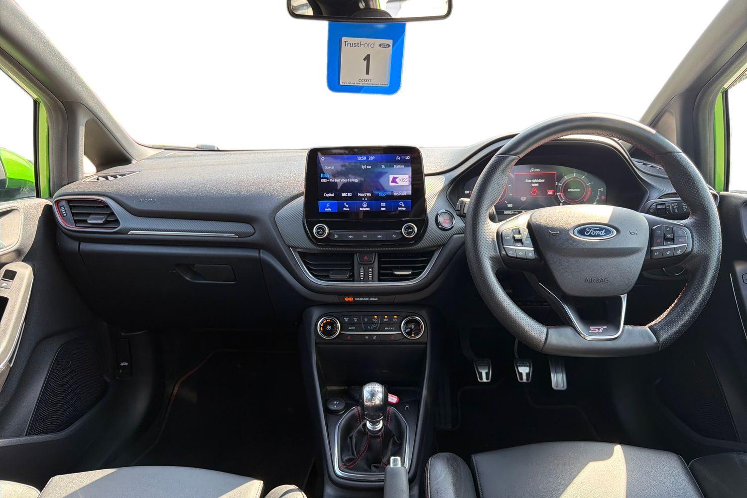 Ford FIESTA Photo 9