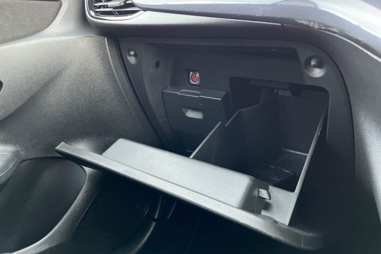 Vauxhall CORSA Photo 29