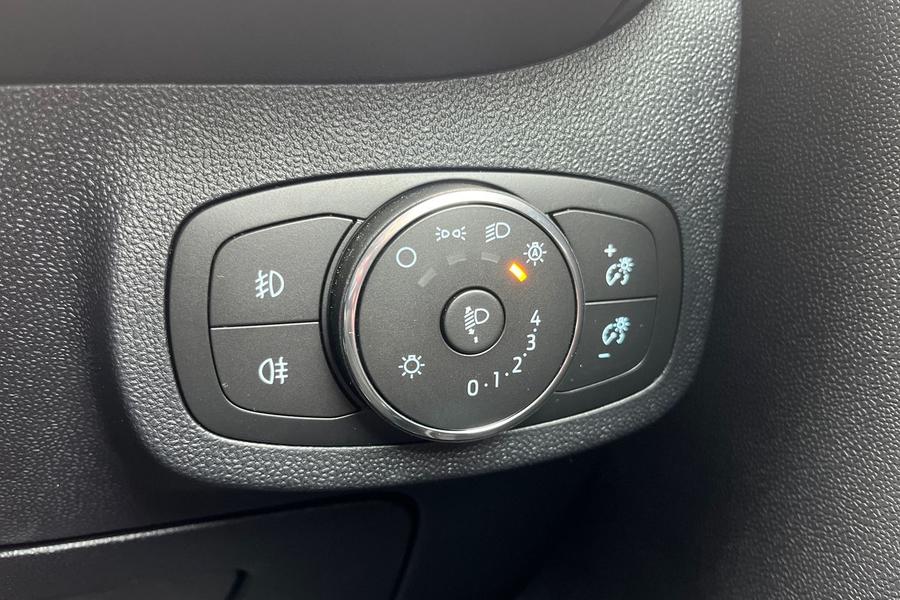 Ford FIESTA Photo autoimg-a58547afe796ef08dfb85bf9a7226261501ea3ea.jpg