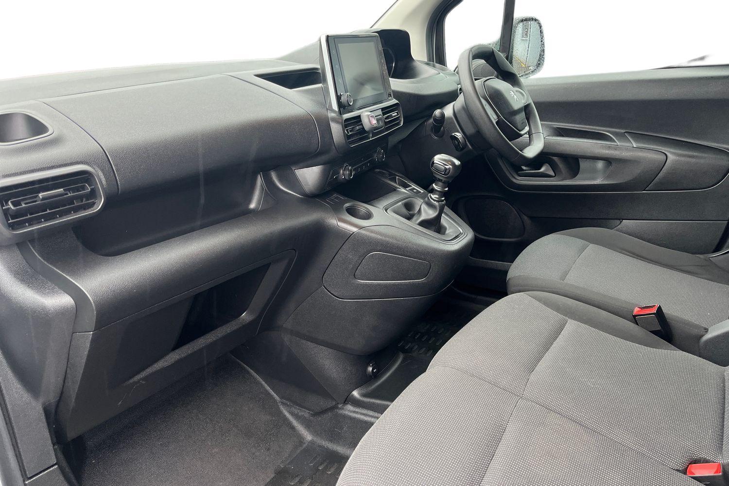 Peugeot PARTNER Photo 2