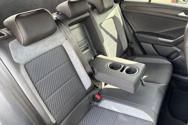 Volkswagen T-Roc Photo 45