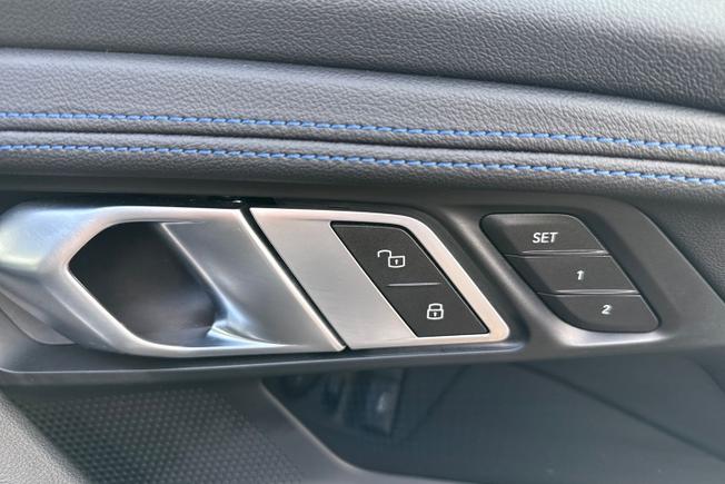 BMW 2 Series Photo 24