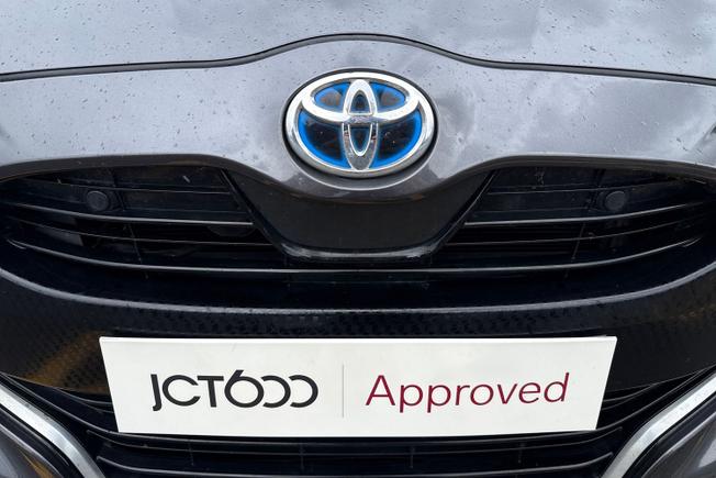 TOYOTA Yaris Photo 26