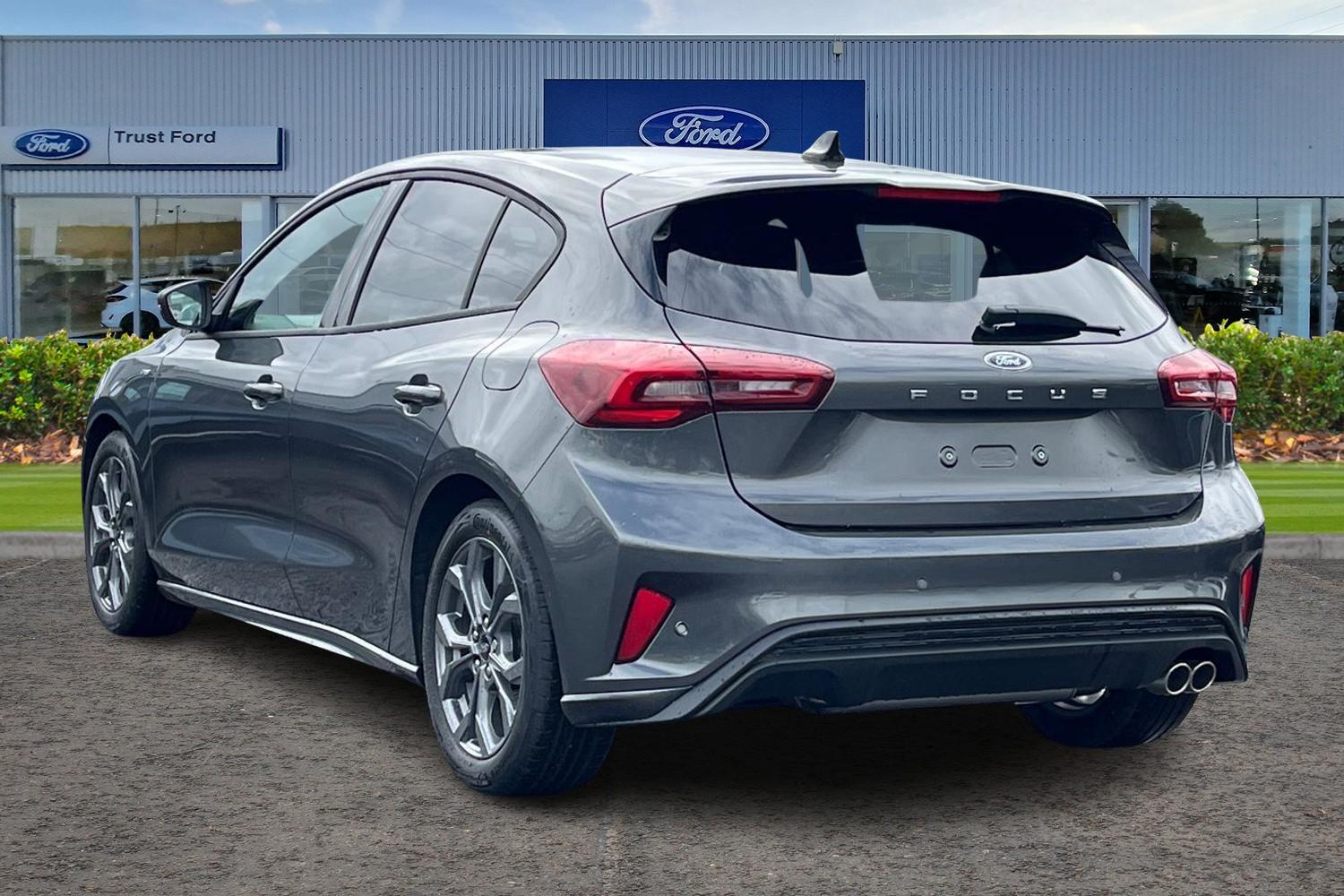 Ford FOCUS Photo 1
