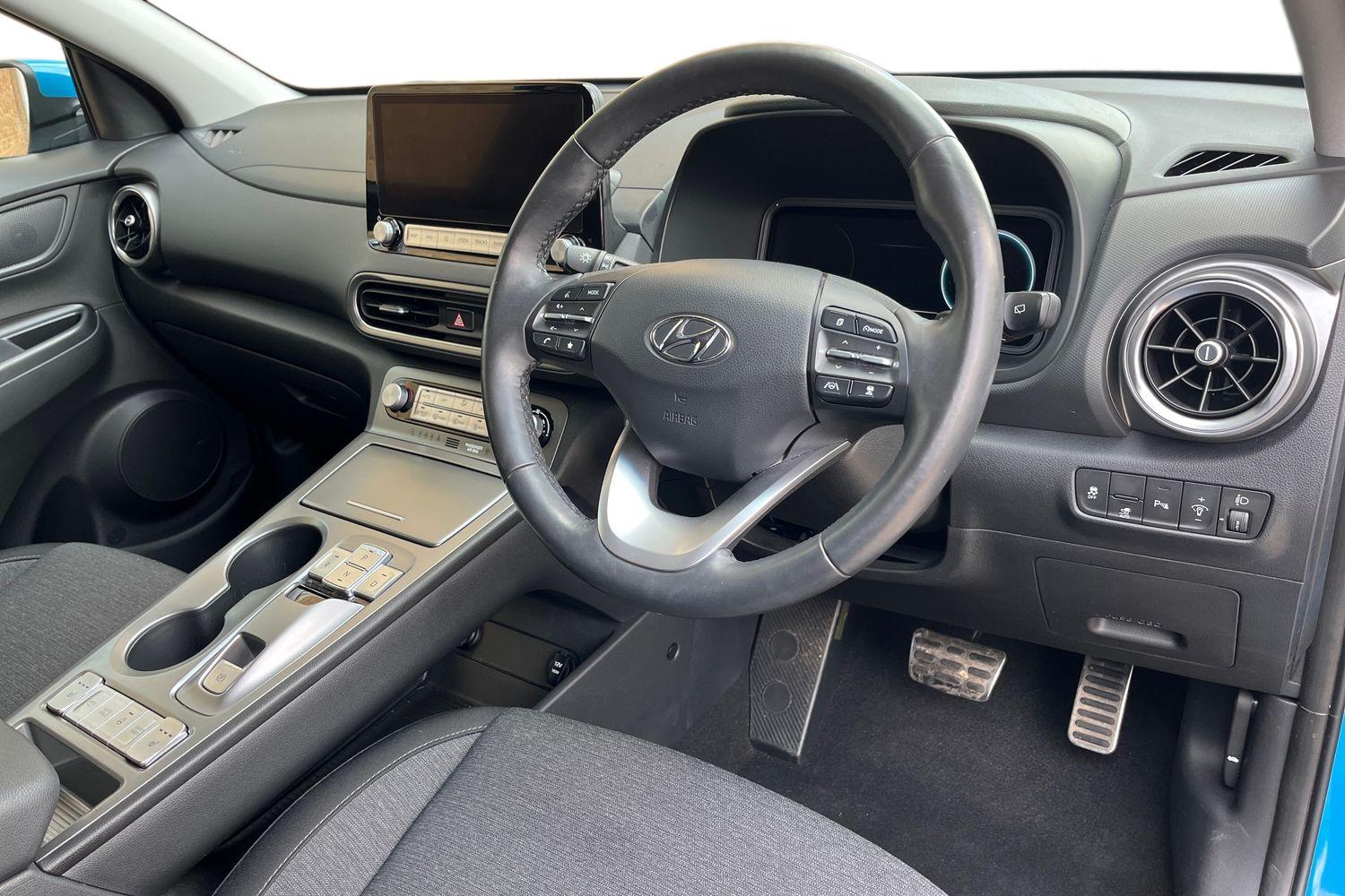Hyundai KONA Photo 8