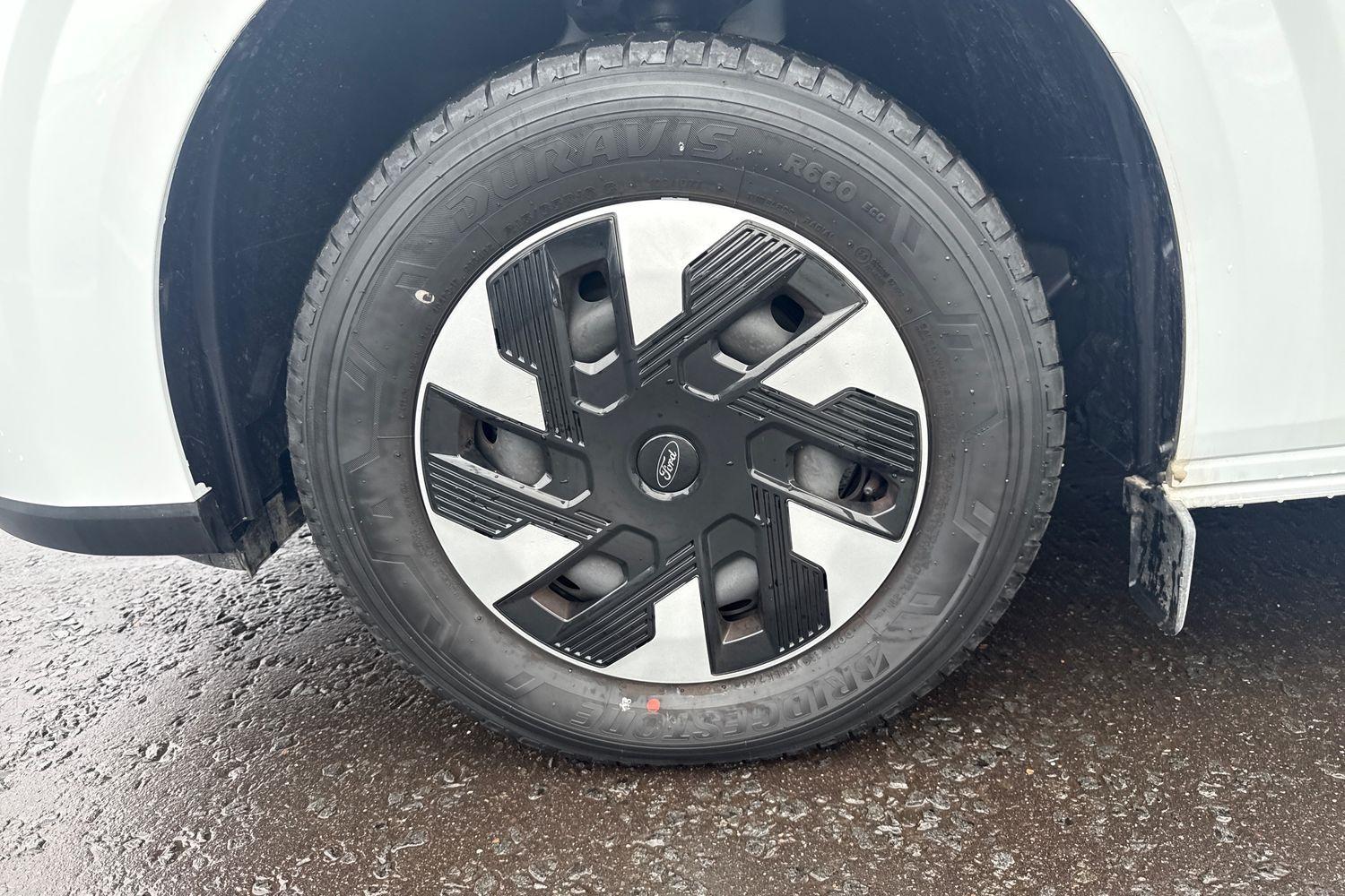 Ford E-TRANSIT CUSTOM Photo 15