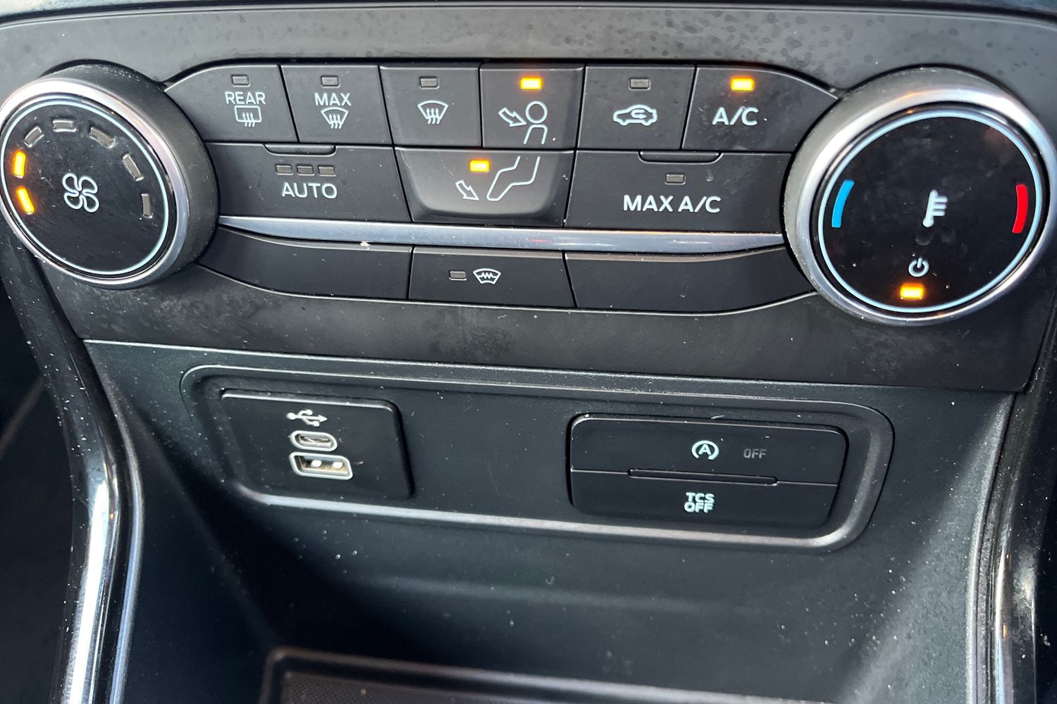 Ford ECOSPORT Photo 24