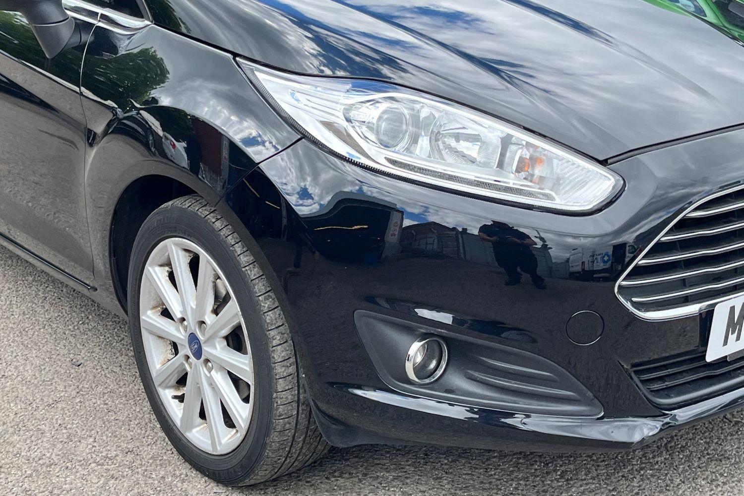 Ford FIESTA Photo 25