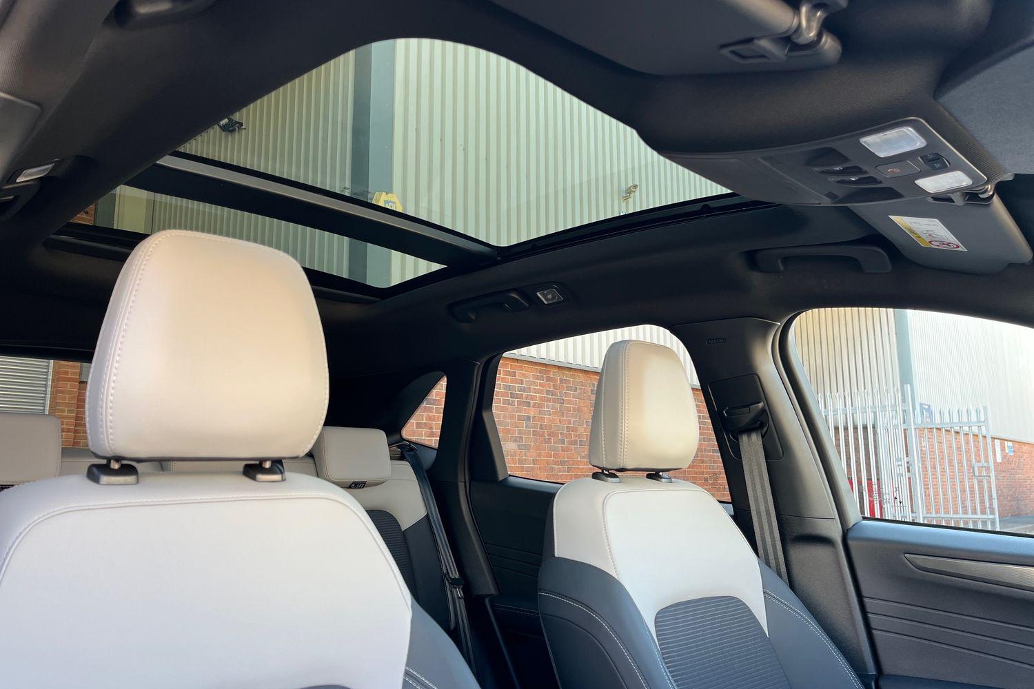 Ford KUGA Photo 38
